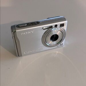 Sony cynershot digital camera